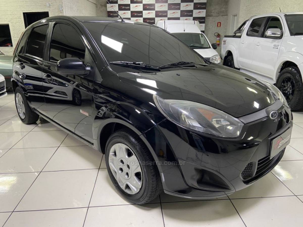 FORD - FIESTA - 2010/2011 - Preta - R$ 32.900,00