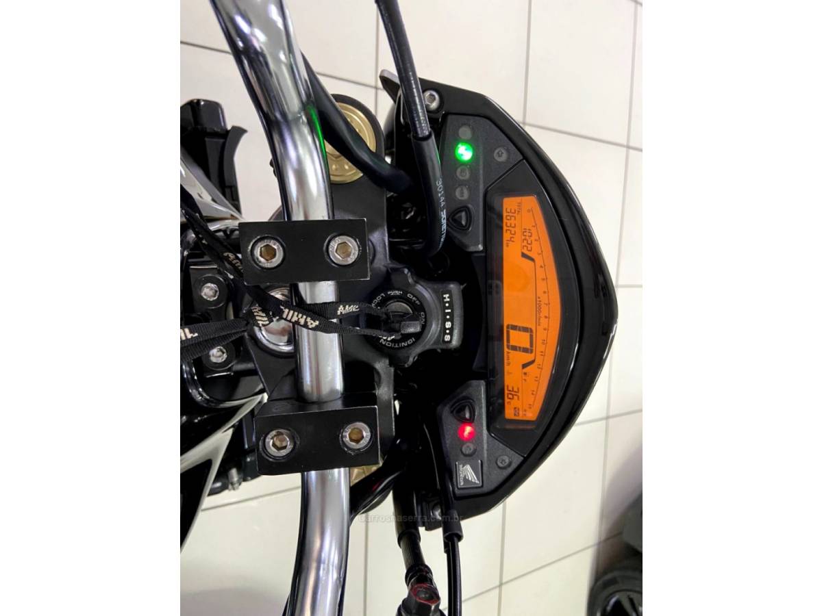 HONDA - CB 600F - 2012/2013 - Preta - R$ 48.900,00