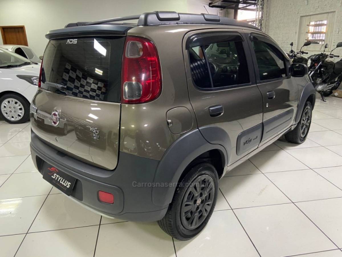 FIAT - UNO - 2011/2012 - Marrom - R$ 36.900,00