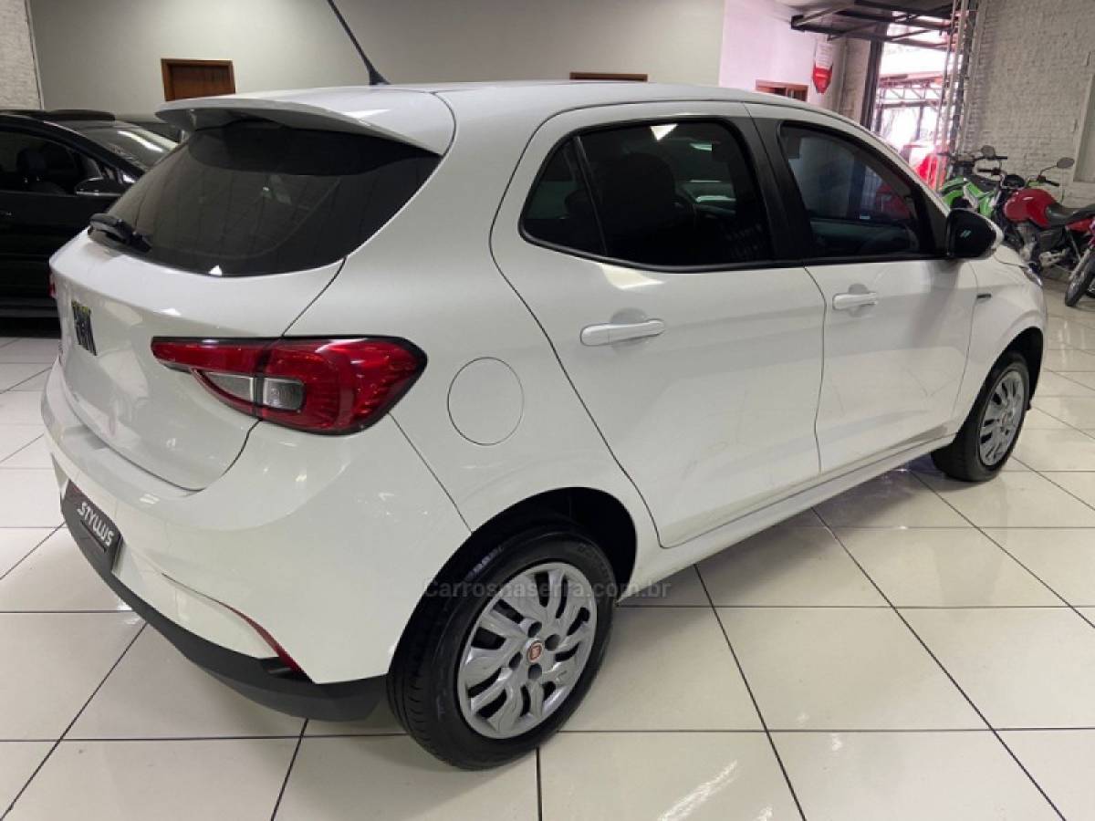 FIAT - ARGO - 2018/2019 - Branca - R$ 55.900,00