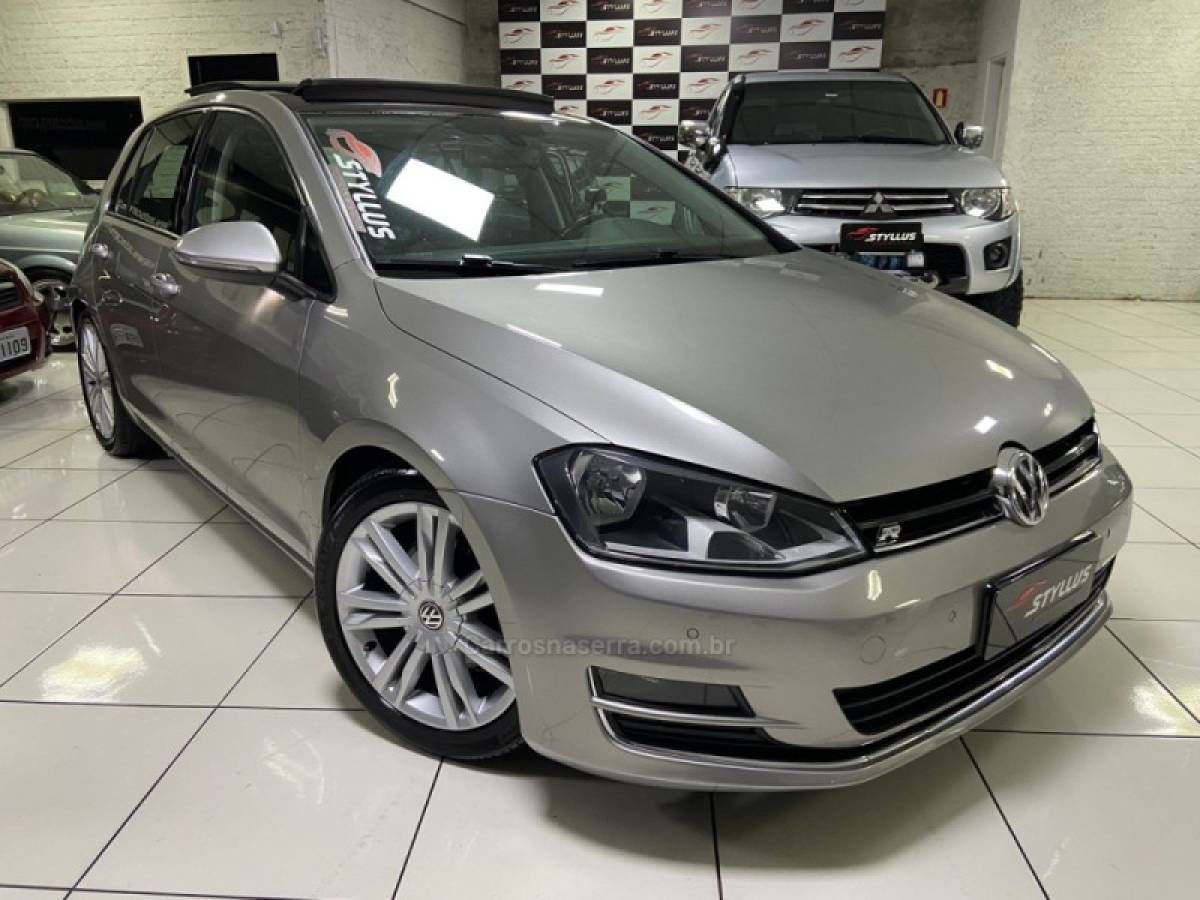 VOLKSWAGEN - GOLF - 2014/2015 - Prata - R$ 84.900,00