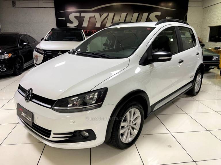 VOLKSWAGEN - FOX - 2017/2018 - Branca - R$ 56.900,00