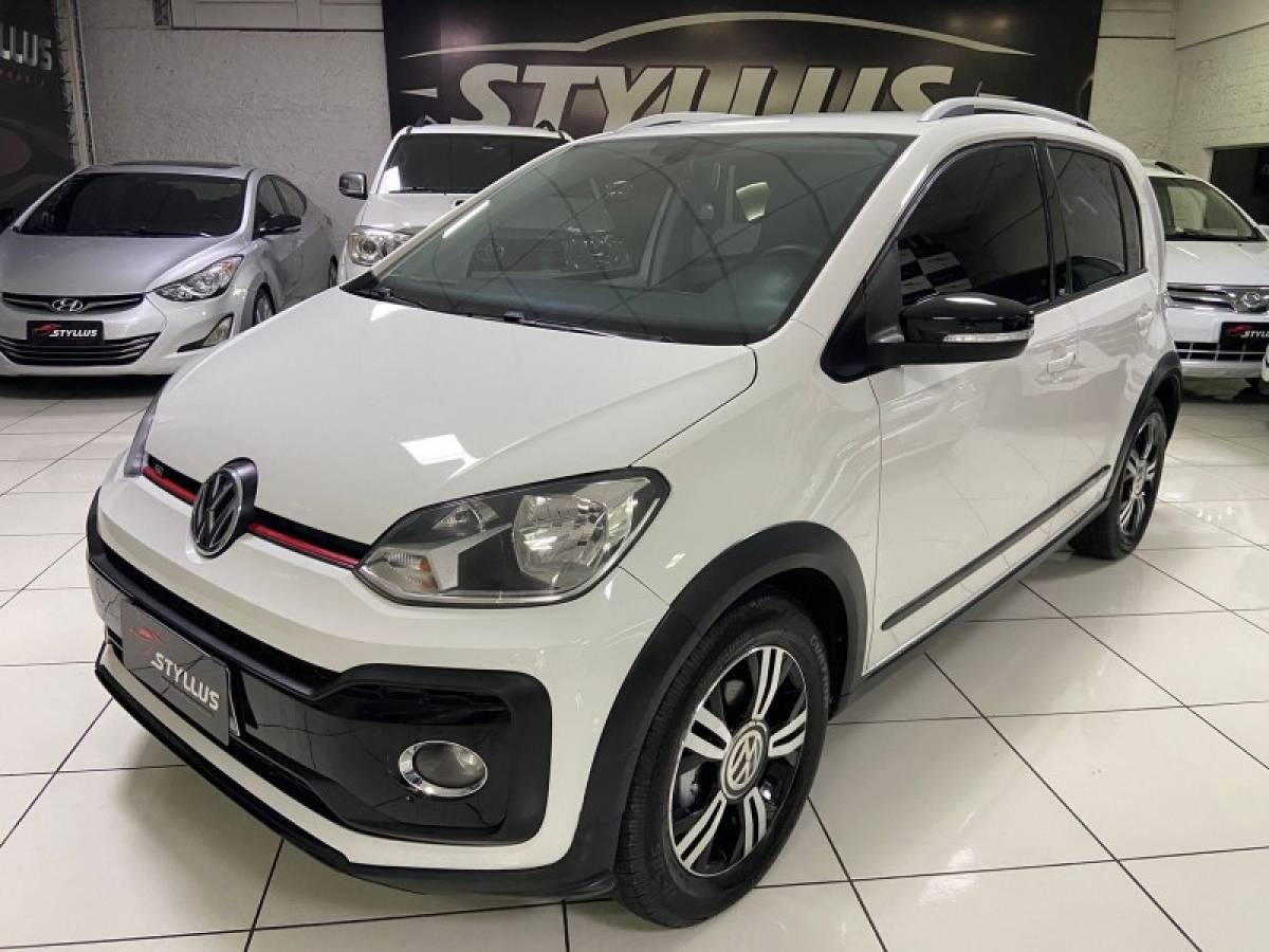 VOLKSWAGEN - UP - 2018/2018 - Branca - R$ 65.900,00