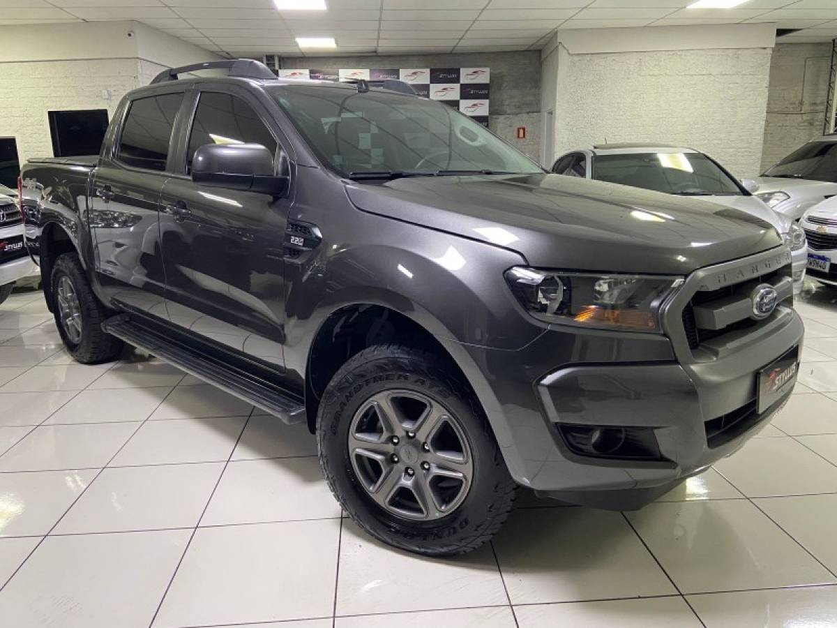 FORD - RANGER - 2018/2019 - Cinza - R$ 138.900,00