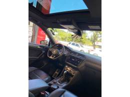 VOLKSWAGEN - TIGUAN - 2018/2018 - Branca - R$ 157.900,00