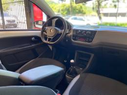 VOLKSWAGEN - UP - 2018/2018 - Branca - R$ 65.900,00