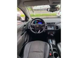 CHEVROLET - ONIX - 2017/2017 - Branca - R$ 62.900,00