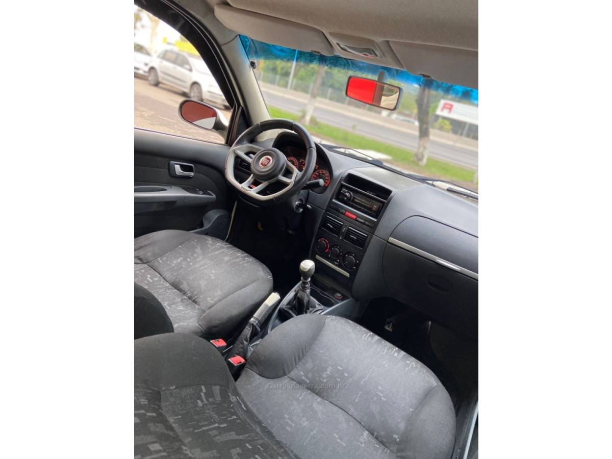 FIAT - SIENA - 2004/2005 - Branca - R$ 24.900,00