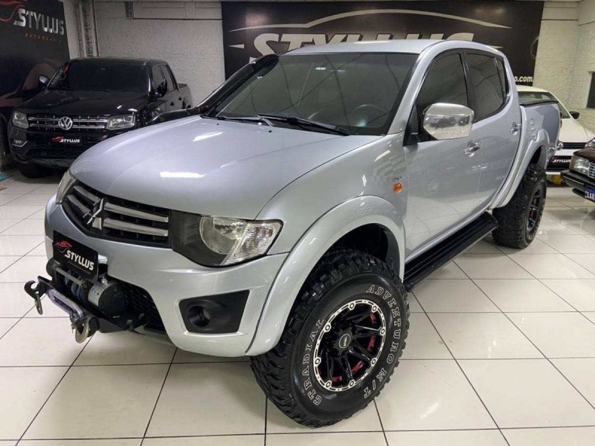 MITSUBISHI - L200 TRITON - 2012/2012 - Prata - R$ 109.900,00