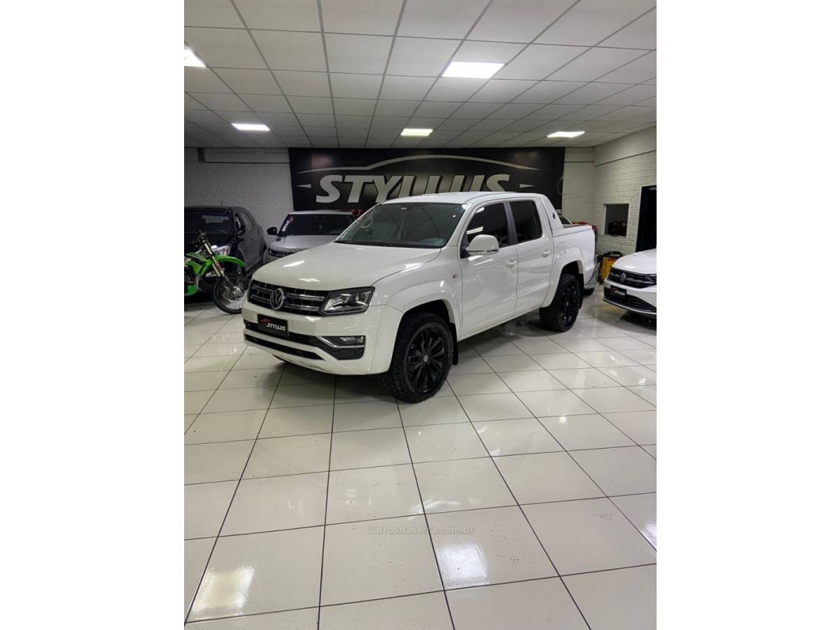 VOLKSWAGEN - AMAROK - 2018/2019 - Branca - R$ 169.900,00