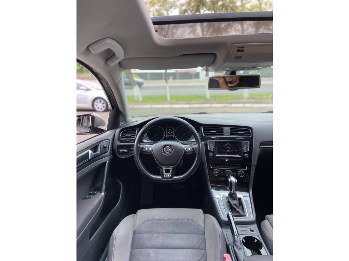 VOLKSWAGEN - GOLF - 2014/2015 - Prata - R$ 84.900,00