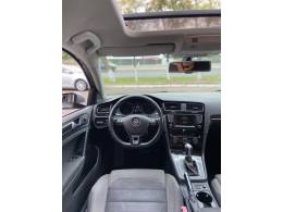 VOLKSWAGEN - GOLF - 2014/2015 - Prata - R$ 84.900,00