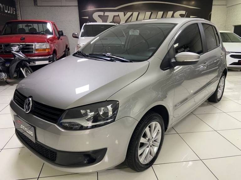 VOLKSWAGEN - FOX - 2013/2013 - Bege - R$ 42.900,00