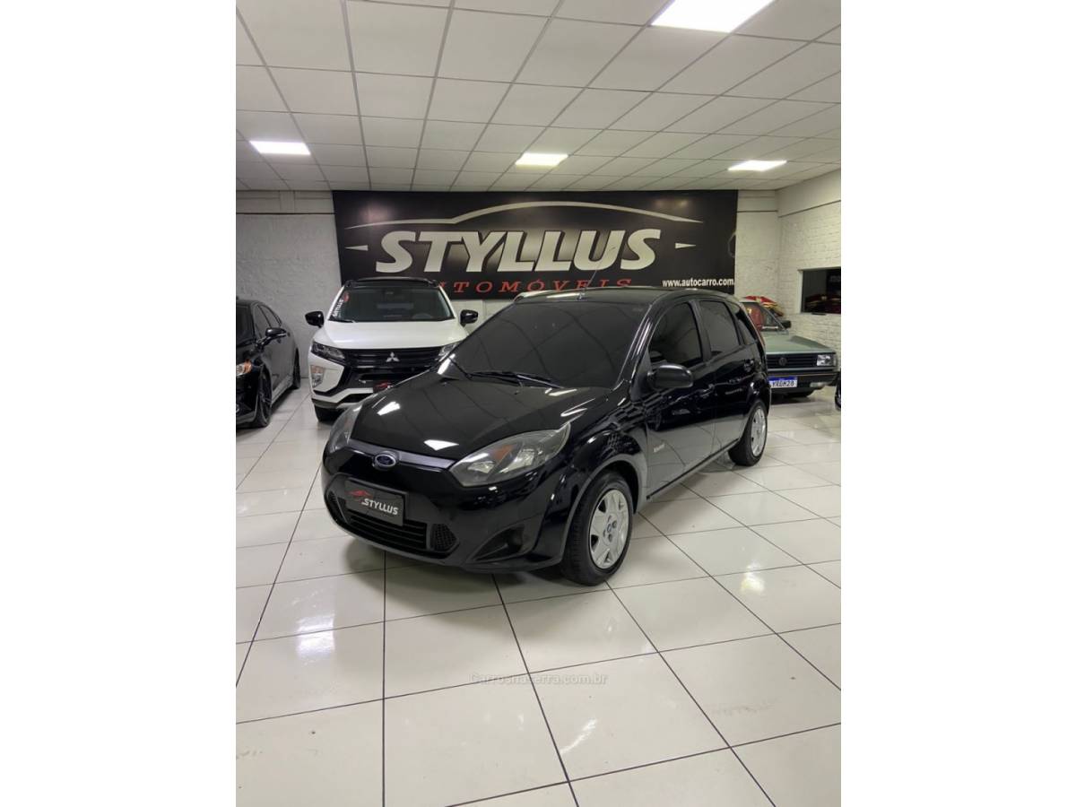 FORD - FIESTA - 2010/2011 - Preta - R$ 32.900,00