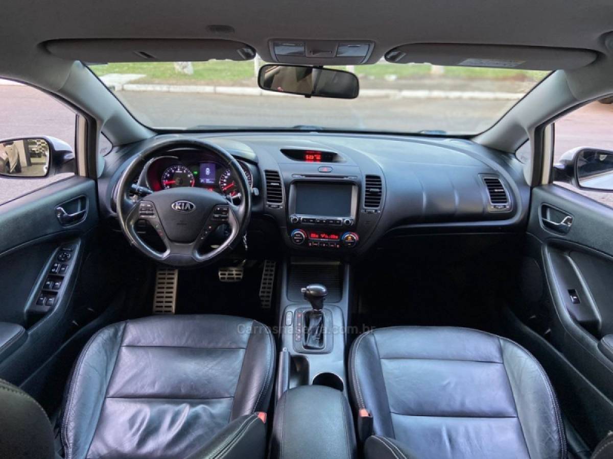 KIA MOTORS - CERATO - 2014/2015 - Branca - R$ 68.900,00