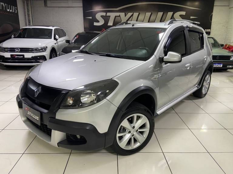 RENAULT - SANDERO - 2012/2012 - Prata - R$ 37.900,00