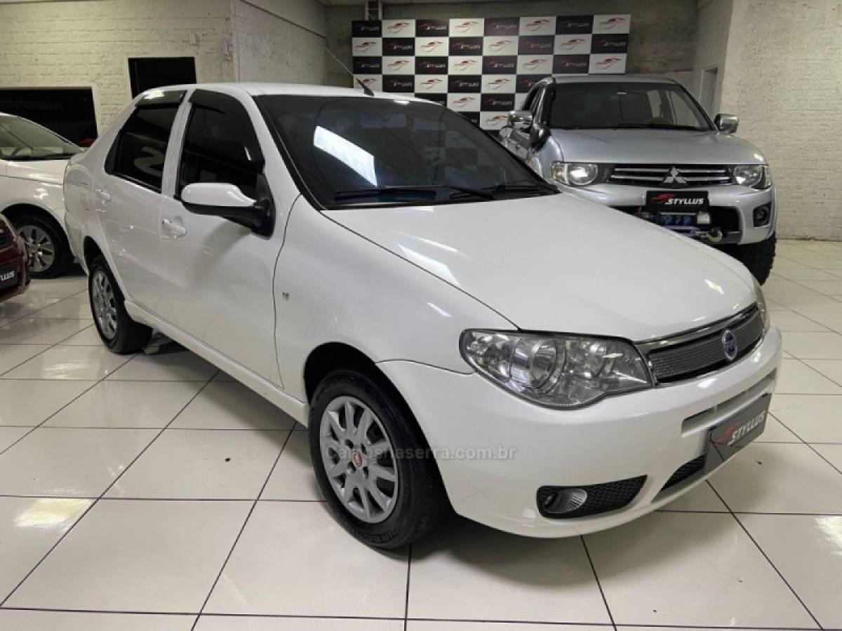 FIAT - SIENA - 2004/2005 - Branca - R$ 24.900,00