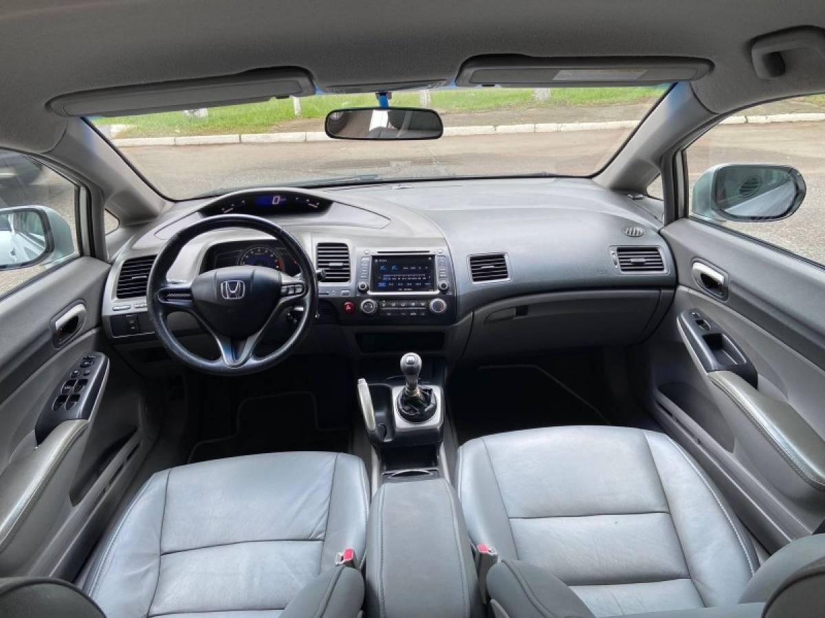 HONDA - CIVIC - 2009/2010 - Prata - R$ 53.900,00