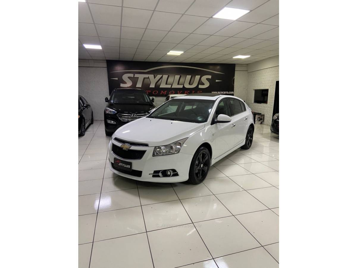 CHEVROLET - CRUZE - 2013/2014 - Branca - R$ 72.900,00