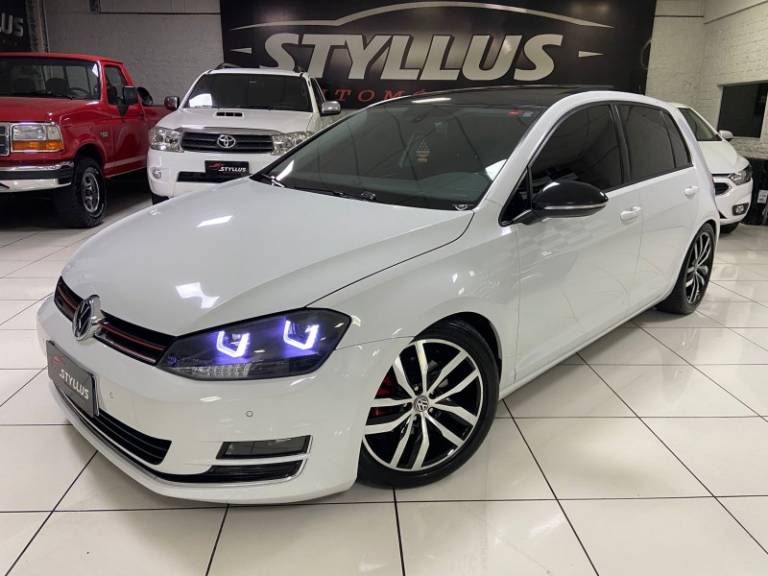 VOLKSWAGEN - GOLF - 2014/2014 - Branca - R$ 87.900,00