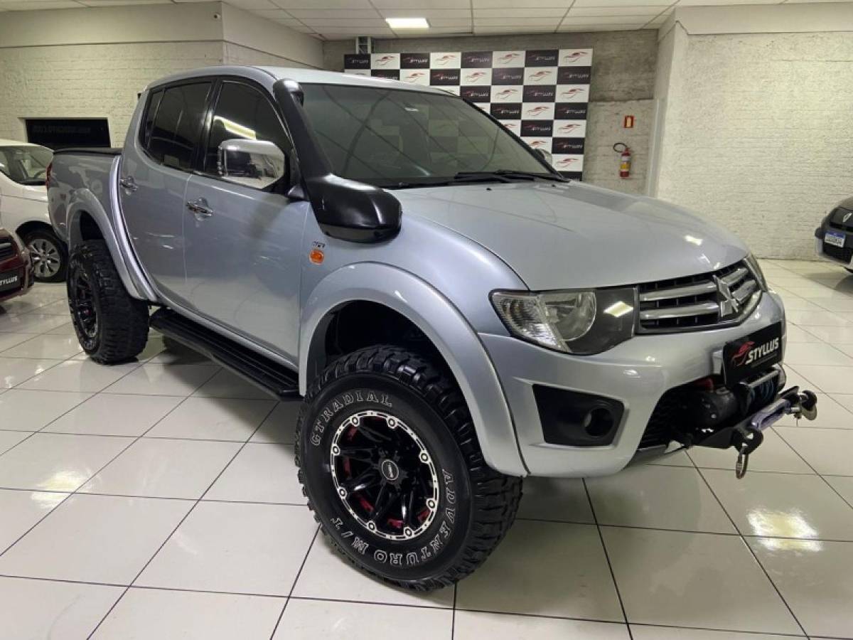 MITSUBISHI - L200 TRITON - 2012/2012 - Prata - R$ 109.900,00