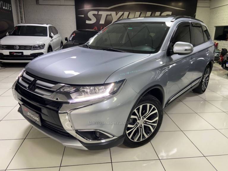 MITSUBISHI - OUTLANDER - 2016/2016 - Prata - R$ 89.900,00