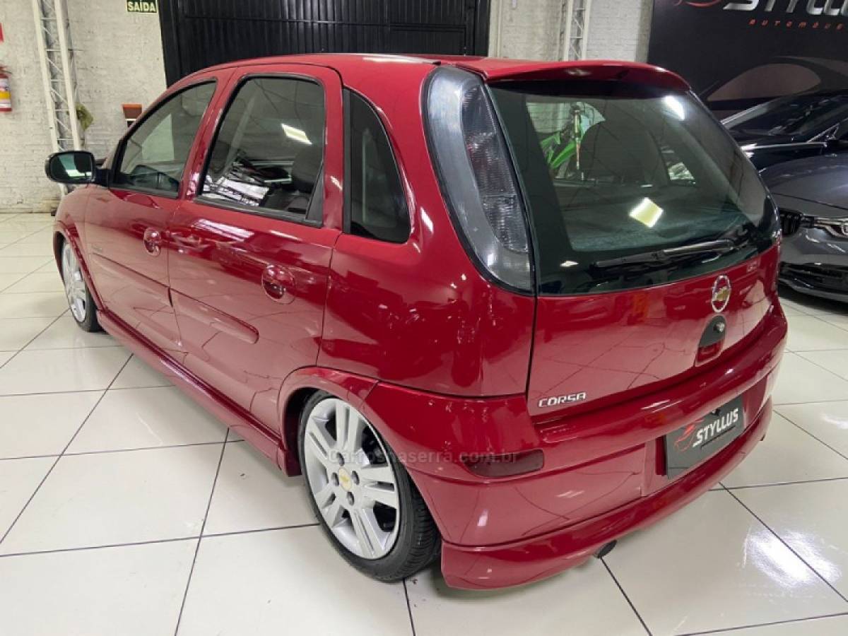 CHEVROLET - CORSA - 2008/2009 - Vermelha - R$ 31.900,00