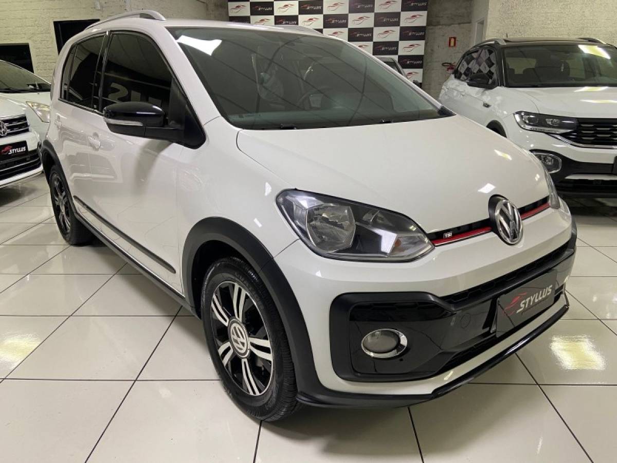 VOLKSWAGEN - UP - 2018/2018 - Branca - R$ 65.900,00
