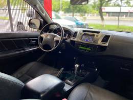 TOYOTA - HILUX - 2012/2013 - Preta - R$ 113.900,00