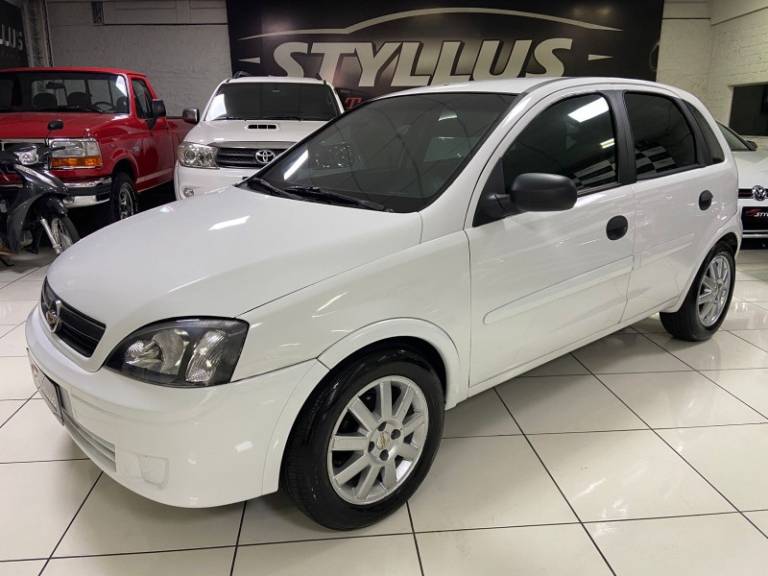 CHEVROLET - CORSA - 2011/2011 - Branca - R$ 35.900,00