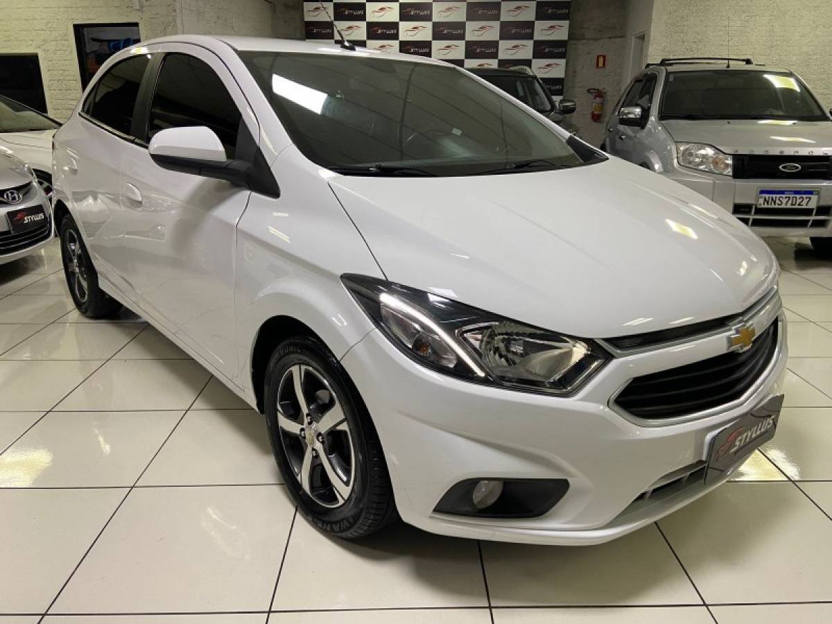 CHEVROLET - ONIX - 2017/2017 - Branca - R$ 62.900,00