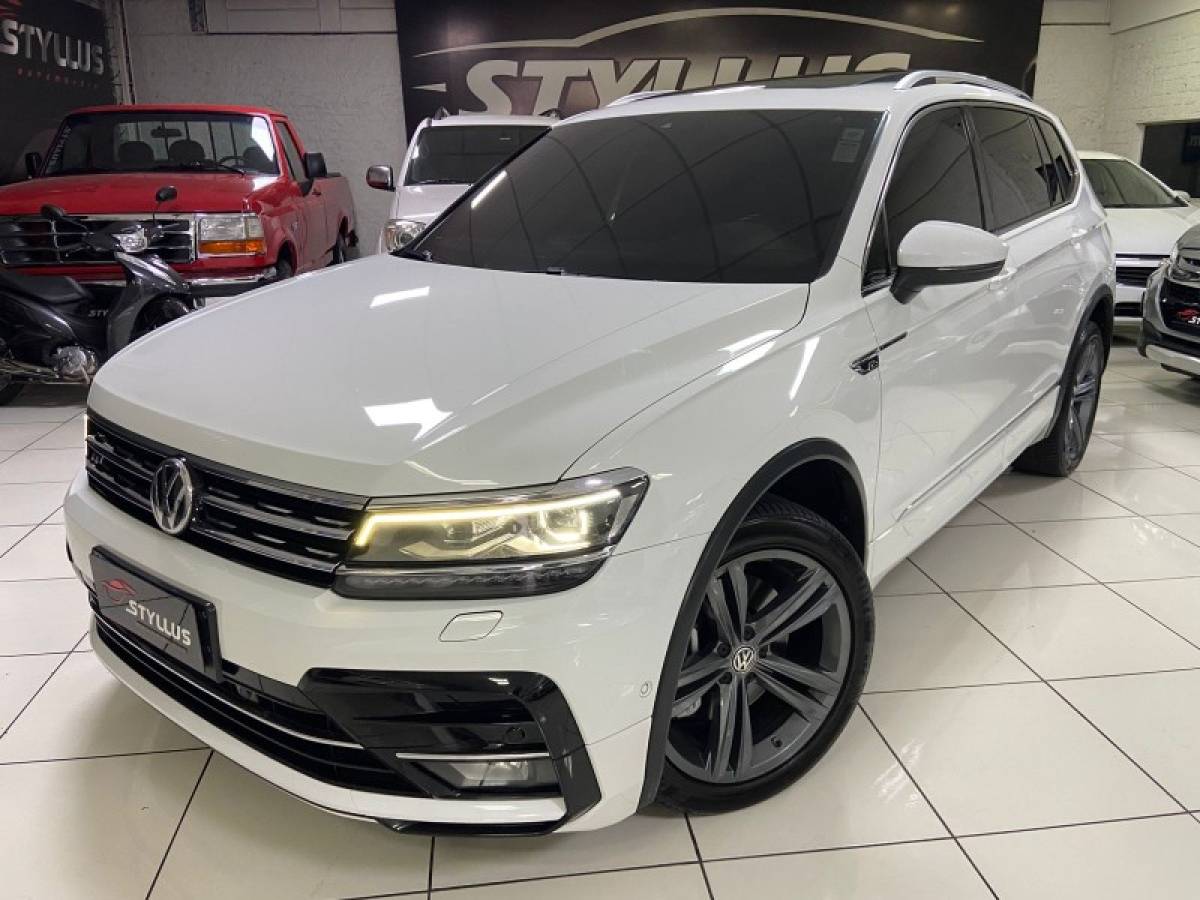 VOLKSWAGEN - TIGUAN - 2018/2018 - Branca - R$ 157.900,00
