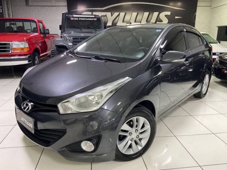 HYUNDAI - HB20S - 2013/2014 - Cinza - R$ 57.900,00