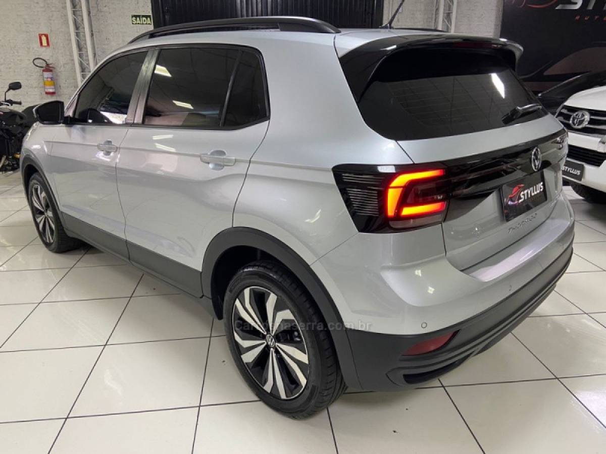 VOLKSWAGEN - T-CROSS - 2023/2023 - Prata - R$ 109.900,00