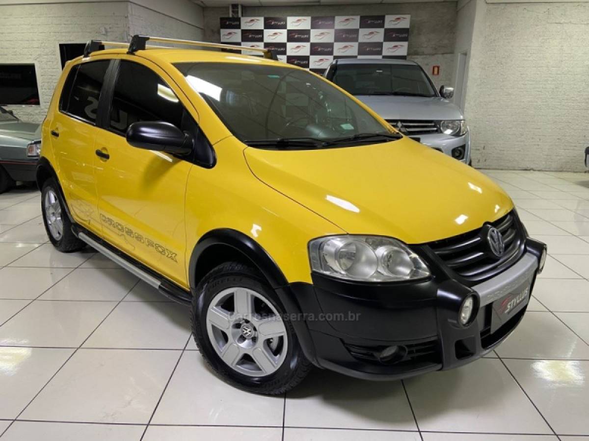 VOLKSWAGEN - CROSSFOX - 2008/2008 - Amarela - R$ 31.900,00