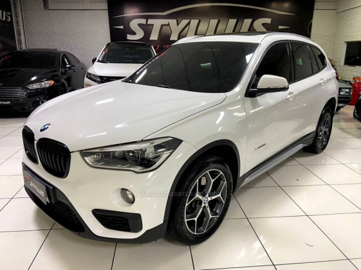 BMW - X1 - 2017/2018 - Branca - R$ 135.900,00