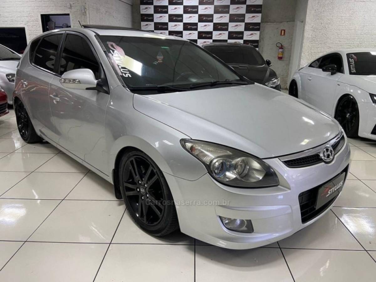 HYUNDAI - I30 - 2011/2012 - Prata - R$ 44.900,00