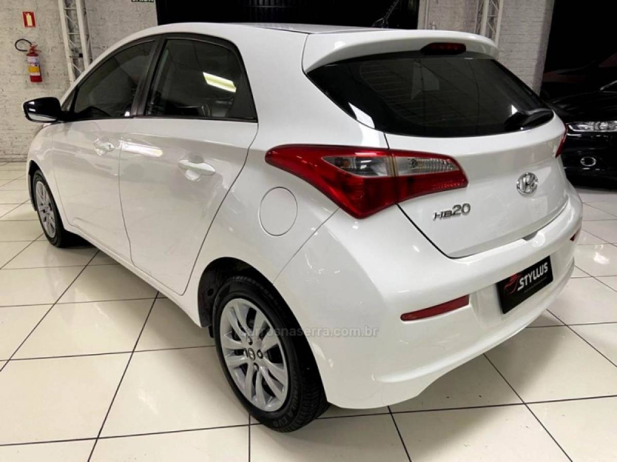 HYUNDAI - HB20 - 2016/2017 - Branca - R$ 51.900,00