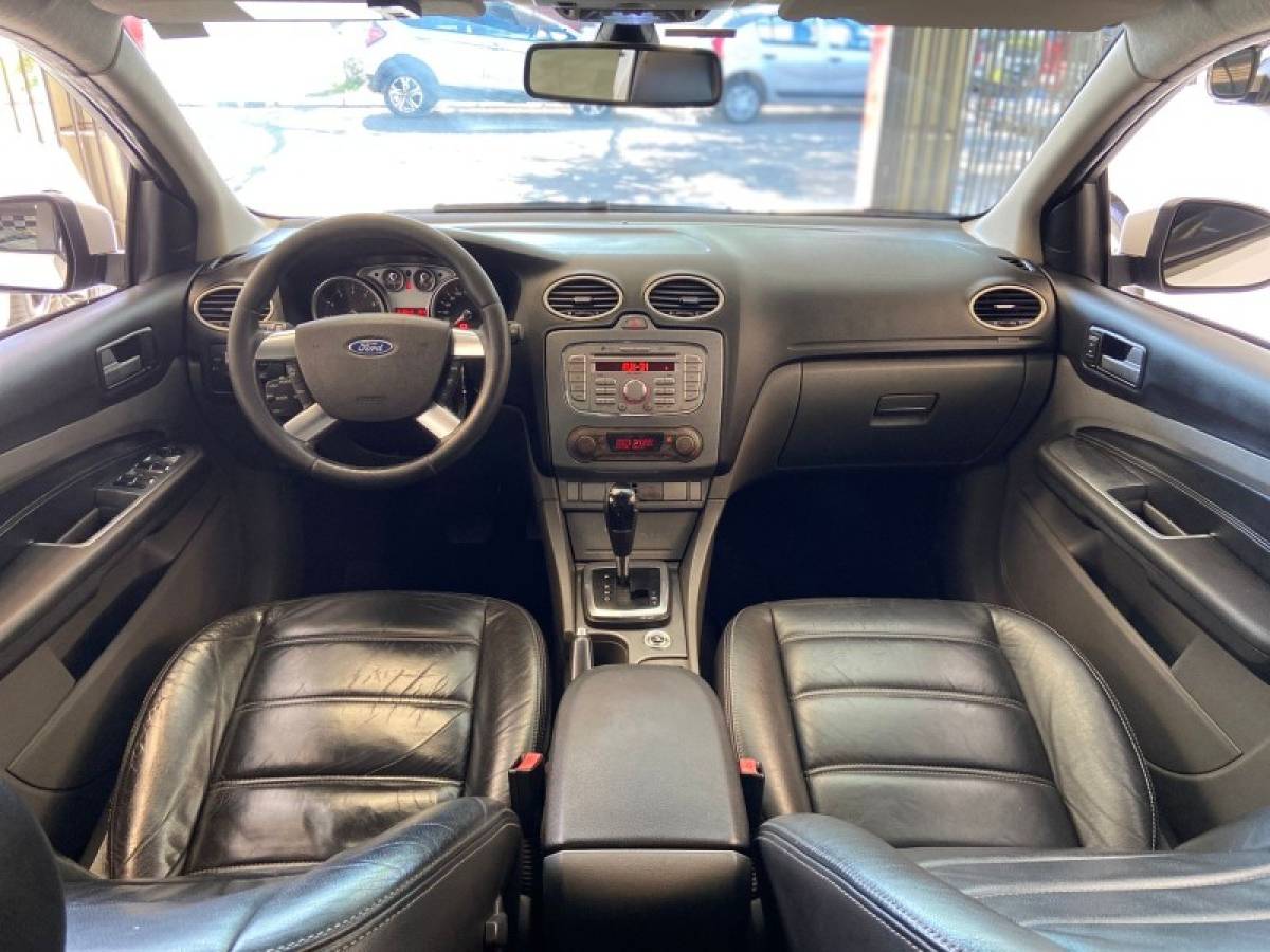 FORD - FOCUS - 2013/2013 - Branca - R$ 48.900,00
