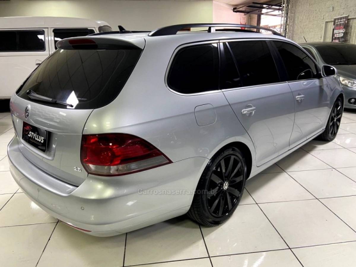 VOLKSWAGEN - JETTA - 2011/2012 - Prata - R$ 59.900,00