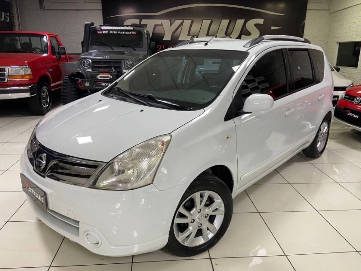 NISSAN - LIVINA - 2013/2014 - Branca - R$ 39.900,00