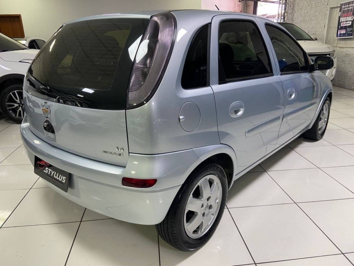 CHEVROLET - CORSA - 2008/2008 - Prata - R$ 31.900,00